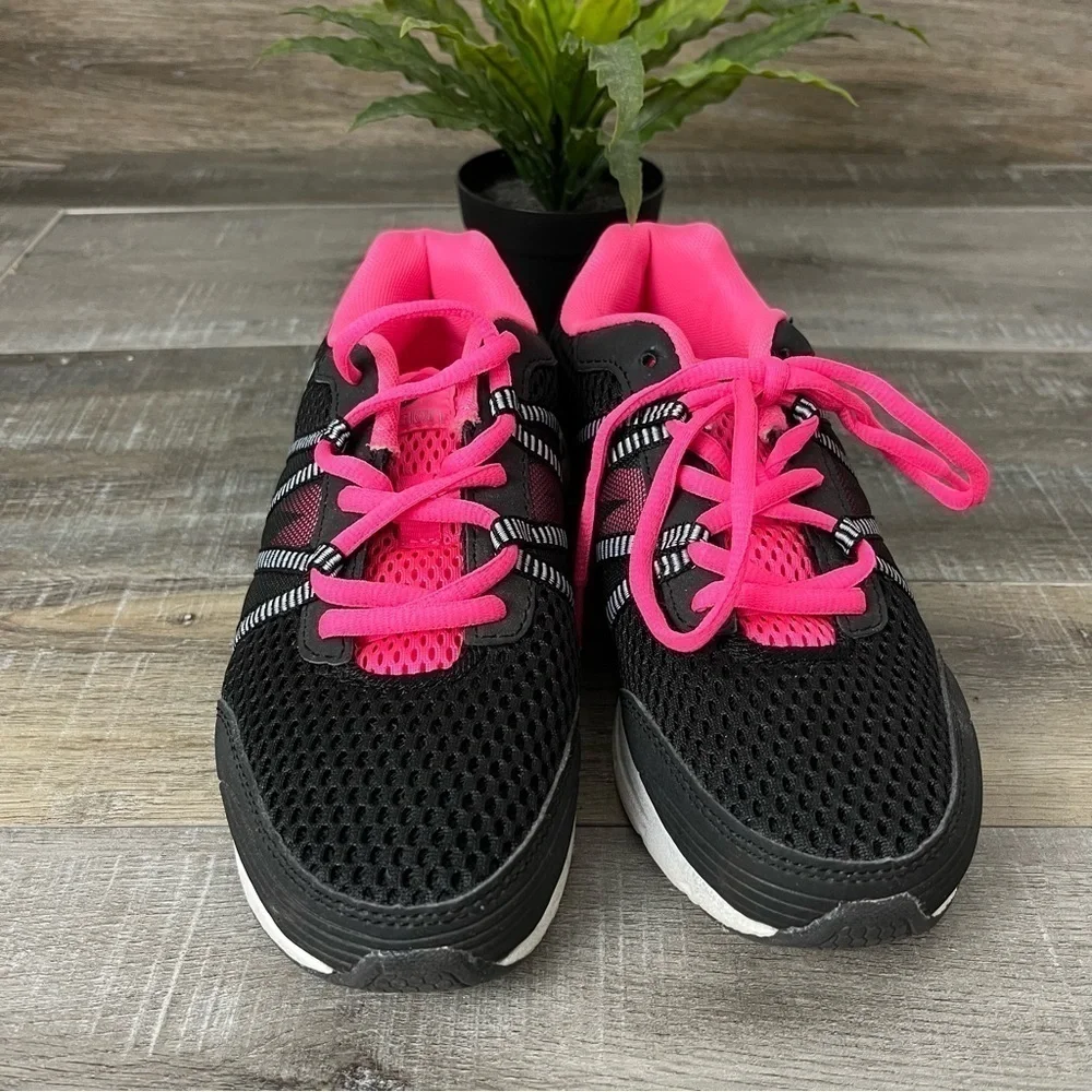 Xersion Runamatic Mesh Black and Pink Youth Running Shoe SizeYouth 5 Women Sz 7